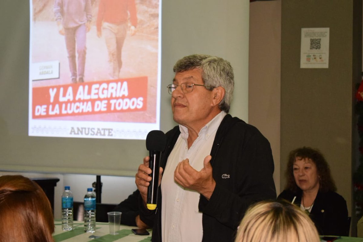 ate_quilmes's tweet photo. #TallerDeFormación
#ATEQuilmes 
La formación es un camino a la liberación
#ClaudioArevalo
https://t.co/F7MCPY1NLG https://t.co/aZbxNIOqy5