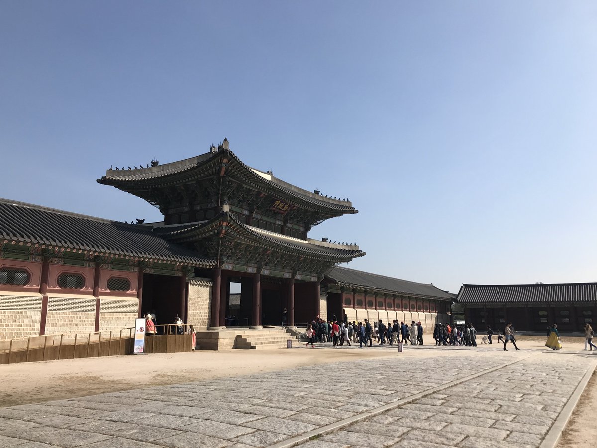 マッキー 美しい風景が好き On Twitter 景福宮 キョンボックン 韓国 ソウル中心部にある朝鮮王朝時代の王宮です 韓国伝統衣装のチマチョゴリを着て拝観できるたので楽しかったです Https T Co 0zbwesycxs