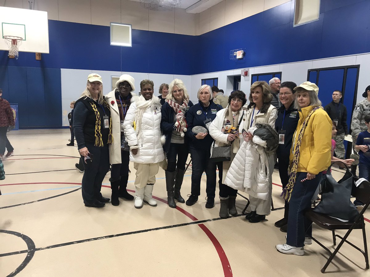 LaurenOHealy's tweet image. These are all Gold Star Mothers - Hear from one at noon #LiveOnCBS13 @WGME