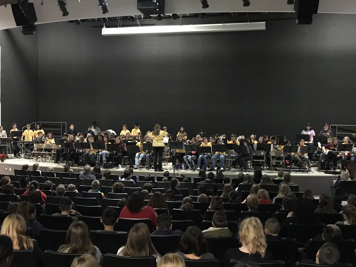 mr_kwaldron's tweet photo. Thank you CRMS for sending your outstanding band to play for our students today! #btesbulldogs https://t.co/8F1sMplpeQ