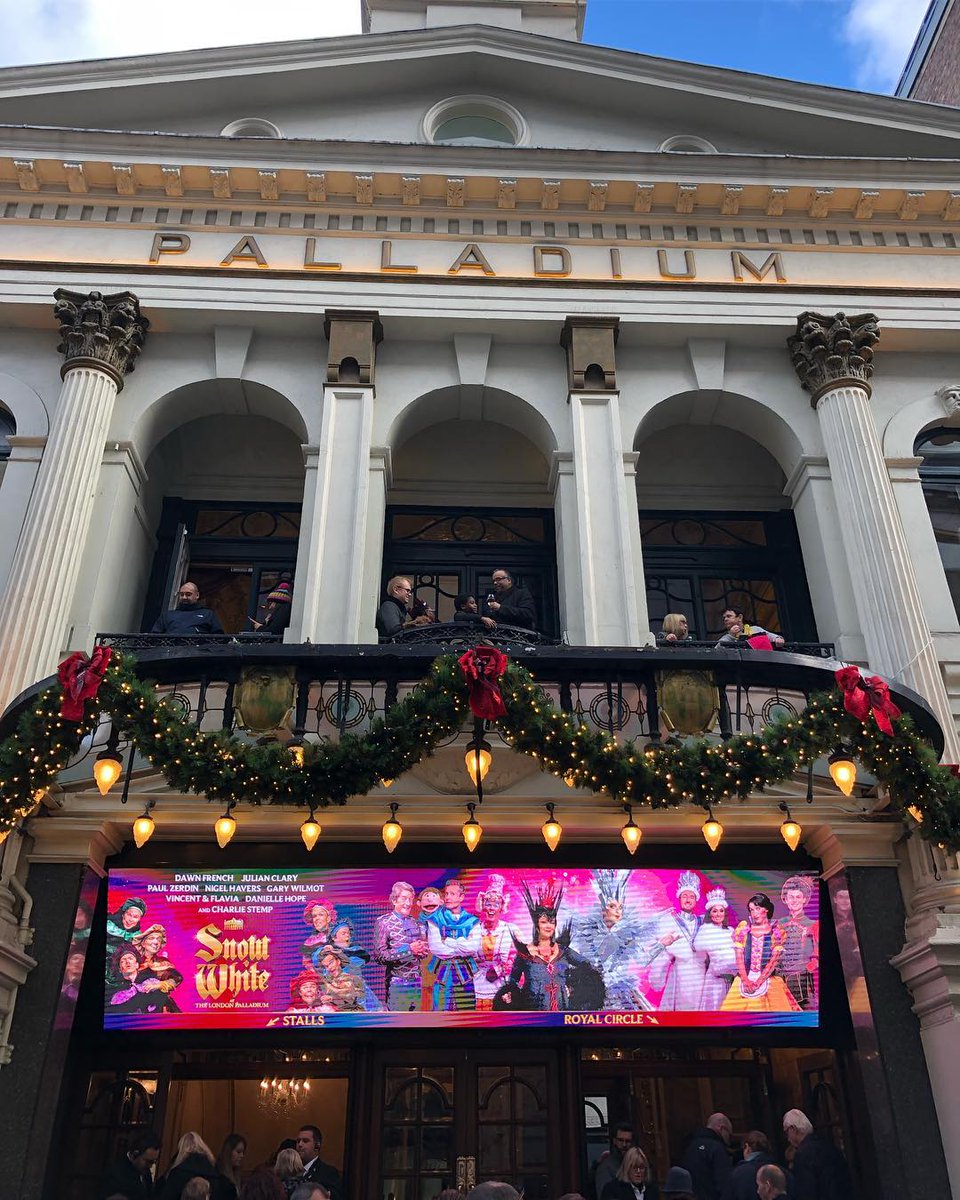 thdiplomathotel's tweet photo. 🎶 #London is famous for its matchless theatre shows and musicals. This week immerse yourself in a fairytale atmosphere by watching traditional pantomime Snow White 👸 at the London Palladium.
🚶 It is can be reached within 25 minutes by public transport. https://t.co/rBtRAY75y3