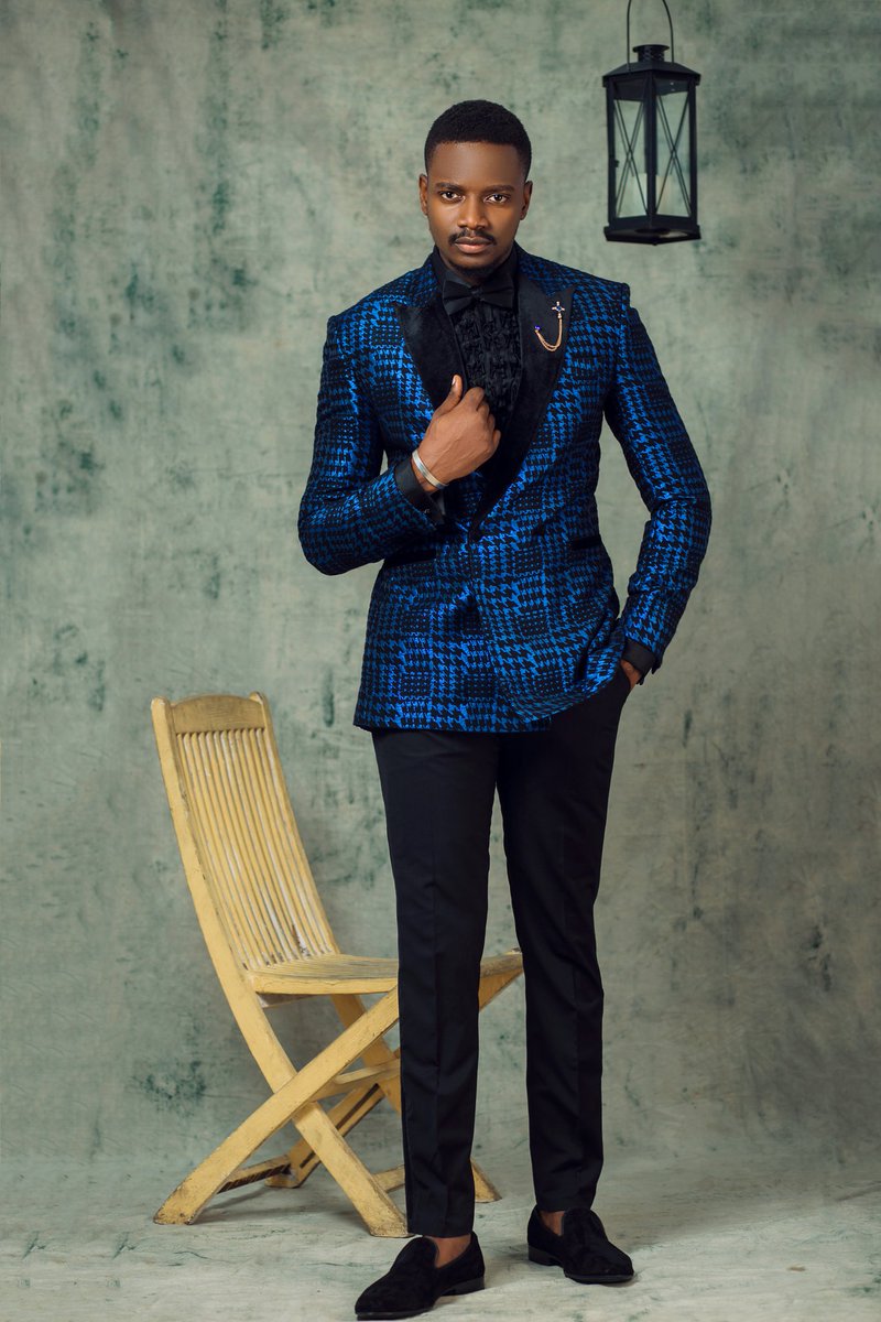 rogue_ng's tweet photo. LOOK 6 - Rogue SS19 Collection - EXCELSIOR
Credits
Label: @rogue_ng
Model: @sirleobdasilva
Design/Creative Direction/Styling: @kissity
Photography: @ayoalasi
#rogueman #excelsior #ss19 #bespoke #suit #weddings #weddingparty #groom #groomtrain #luxuryfashion #mensfashion https://t.co/QpvrL8x8Sl