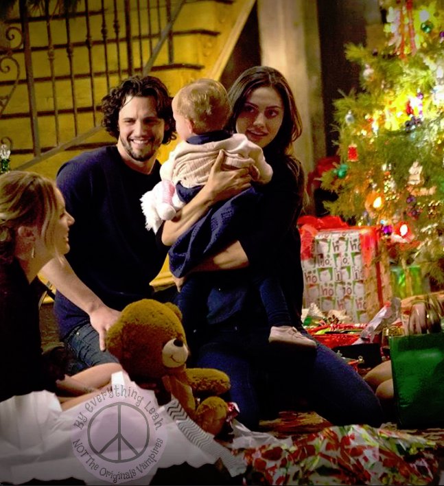 Klami_Diaries's tweet photo. Today marks 3 years since Cami spent a month living with Klaus in his mansion... and 3 years since their first and last Christmas together. 💔 #CriesInKlamille

#Klamille
#TheOriginals https://t.co/jfFCIcdrER