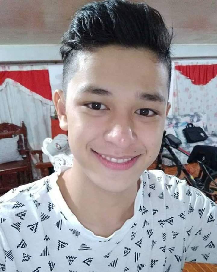 AnneComising's tweet image. Still blooming aljon😇