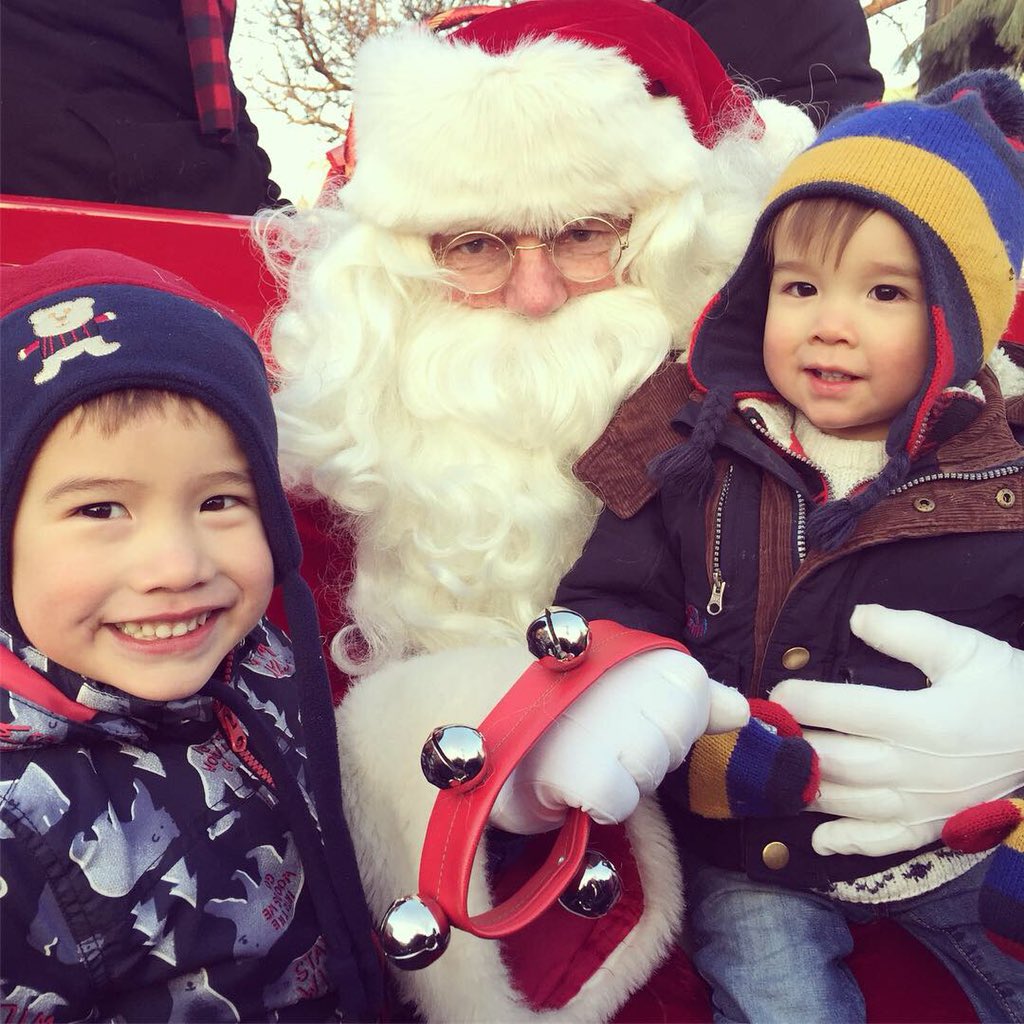 juliaivyle's tweet photo. Enjoyed a very #Oakville weekend with a wagon ride with Santa in @OakvilleDwntown and a beautiful performance by @oaksymphony featuring @OakvilleChoir. Thanks for getting my family into spirit of the holidays! https://t.co/qVCi4Z74gG