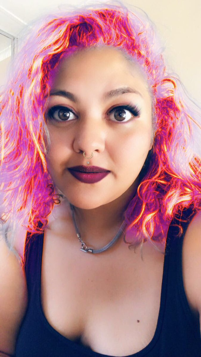 cheryleah's tweet photo. Why wear makeup when you can just filter it in 🤣🤣 even the accessories #Lovethisfilter #goth_ish #SnapChat oh yes you have to go outside #sansfilter 🤣🤣🤣 https://t.co/AMcnfUiYr3