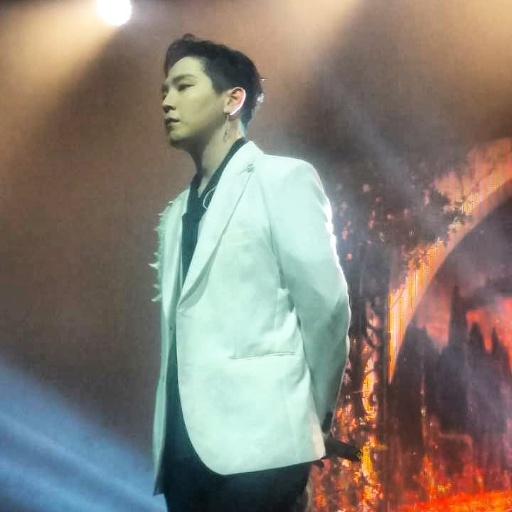 Lous_Cookies's tweet photo. 181207 Forever with BABYz tour in Berlin; @BAP_Himchan pt. 1 😁 I seriously love this man 💚💕
#BAPinGermany #BAPinBerlin #BAPForeverTour #ForeverWithBAP #Himchan #비에이피 #힘찬 #김힘찬 https://t.co/hu743o4ko7
