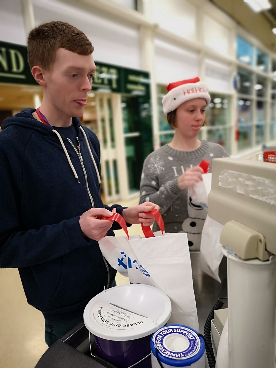 LifebridgeE's tweet image. Well done to our amazing bag packers.