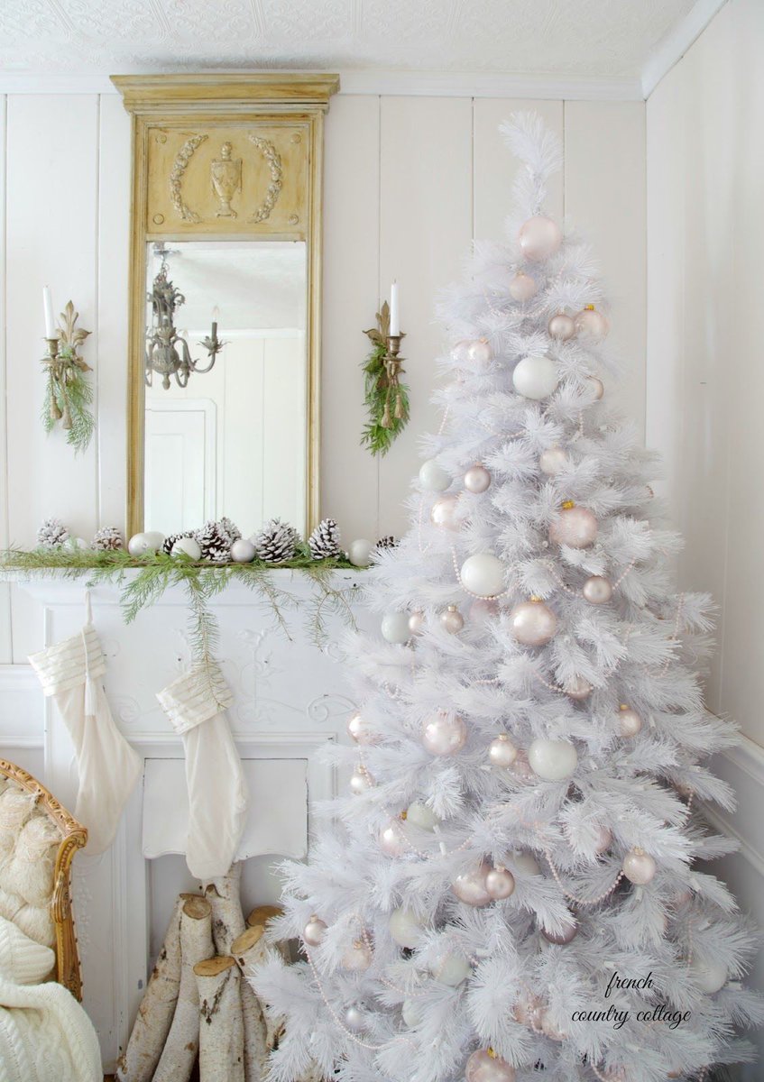 seanismith's tweet image. How To Make A White Christmas Tree The Centerpiece Of Your Holiday Decor dlvr.it/QtHCSL
