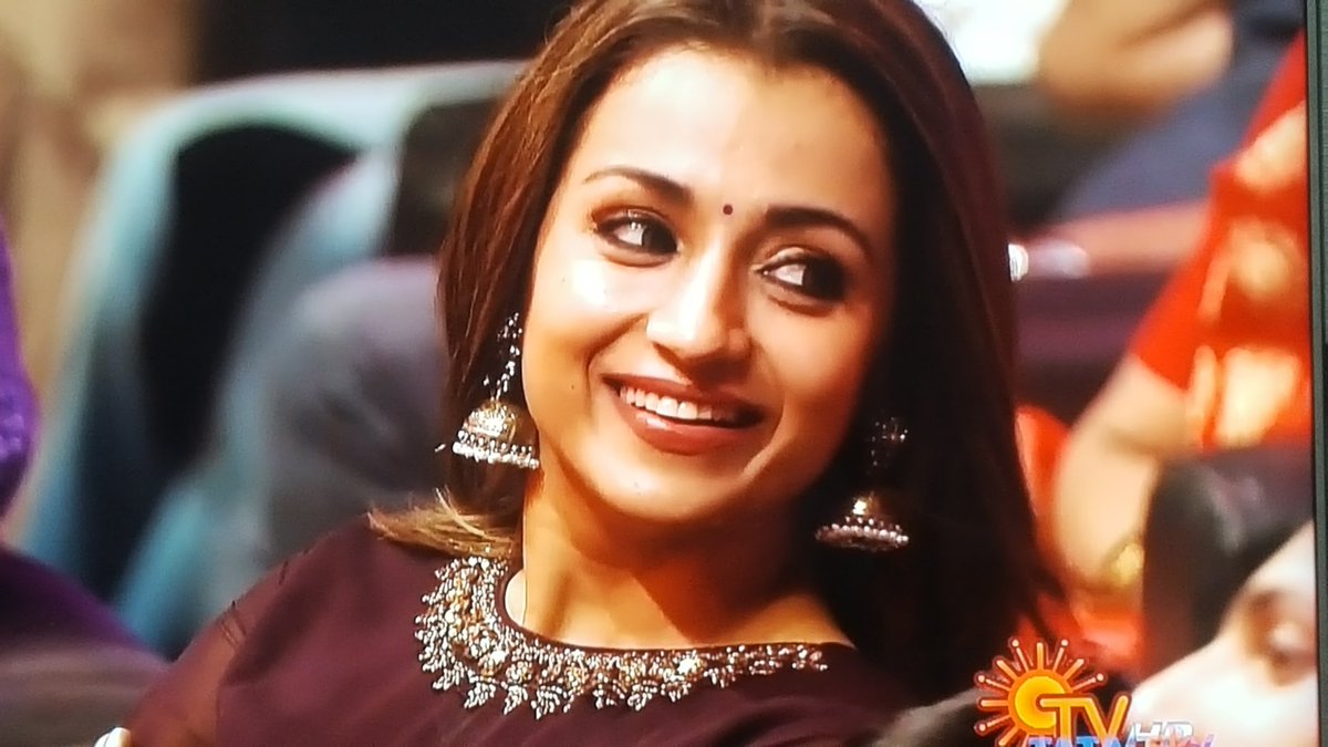 DuEJ4ZtU4AAtKL5?format=jpg&name=medium