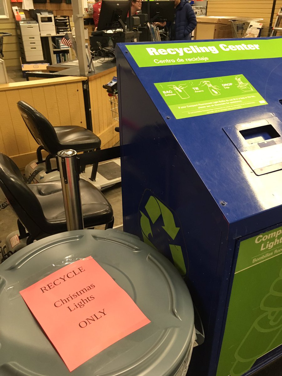 patrecycles's tweet image. #RecycleLab : Holiday lights recycling. I saw this collection bin at Lowe’s on Aurora. See where else you can drop off - atyourservice.seattle.gov/2015/12/22/rec… They do not go in your Recycle cart. Thanks for recycling! @SeattleSPU @EnviroStars @Lowes