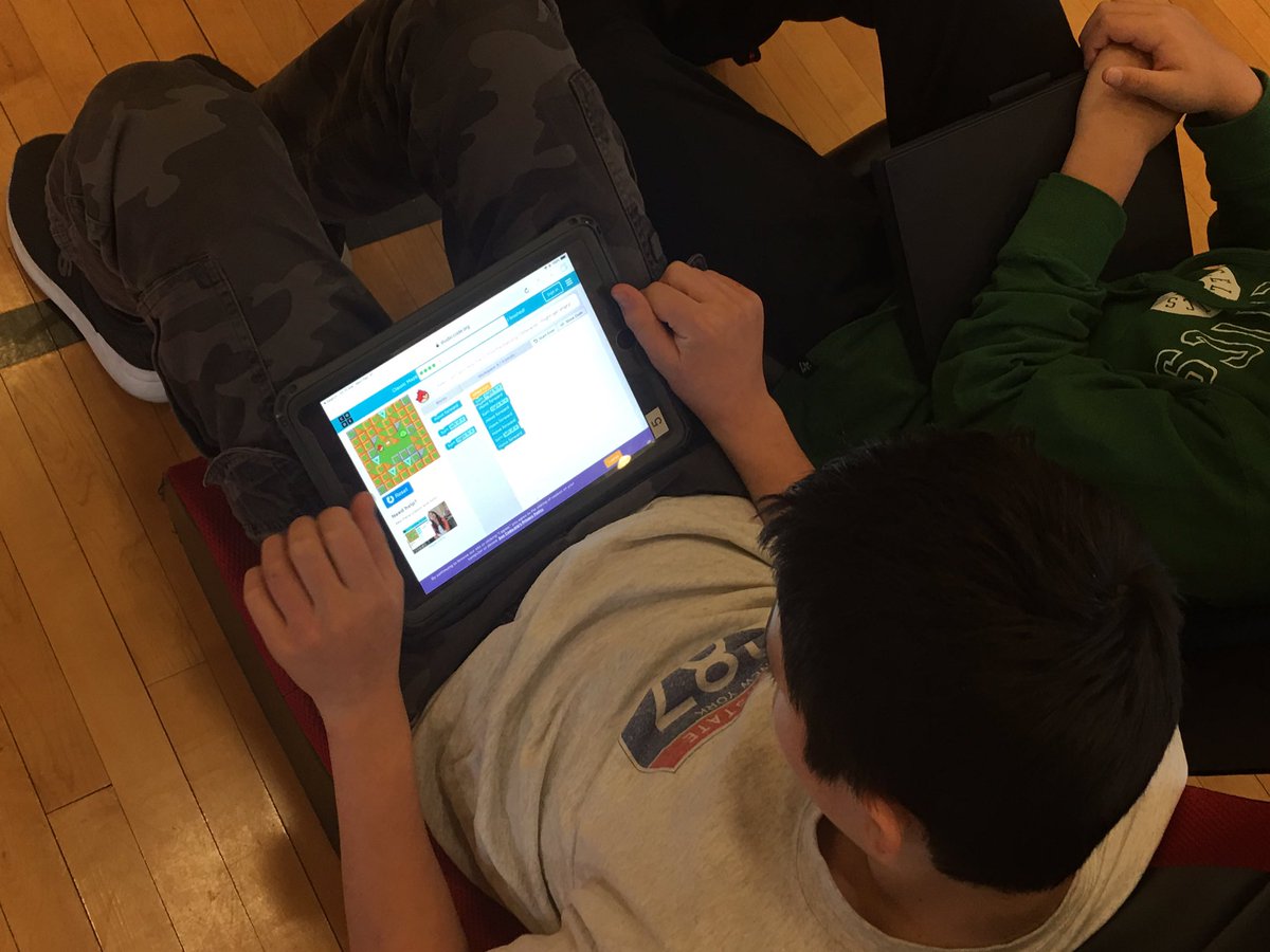 DrJosephRicca's tweet image. It’s #coding time @EastviewMS @hourofcode #hourofcode2018 @wplainsschools #WPProud #STEM 💻 🐯