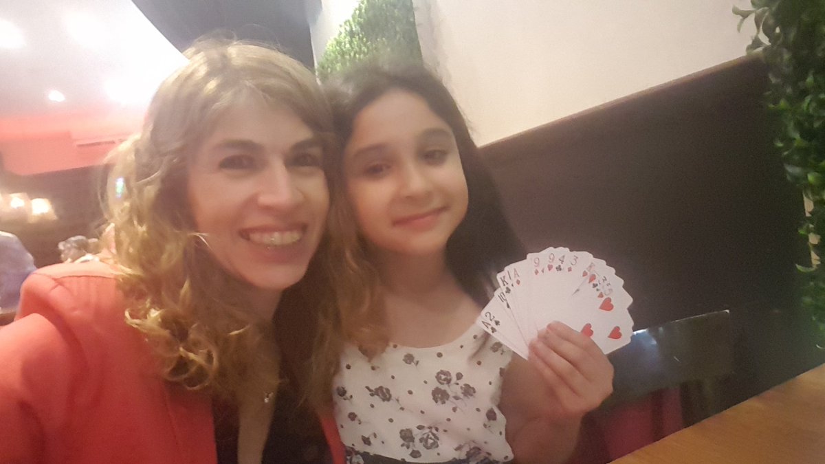 EugeMagia's tweet photo. Merienda mágica @ZIDANERESTOBAR Caballito, gente con muy buena energía y conocí a una futura maga!! Grande Morena!!
#magiadecerca #meriendamágica
#closeup #ilusión 
#magiadebar
#magiaderestaurante
#eugepalaciomagia
#eugepalacio.com https://t.co/SKt14hKTqE