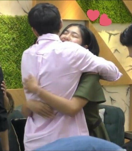 kaontrhysist's tweet photo. @PBBabscbn nagte-trending kami ng walang exposure hindi tulad ng mga shiniship mo na kailangan mo pa paulit-ulit na itweet at ipalabas sa pt para lang madami ma-ship!!!

#KAORHYSTheFirstHug https://t.co/wVWRodpRJX