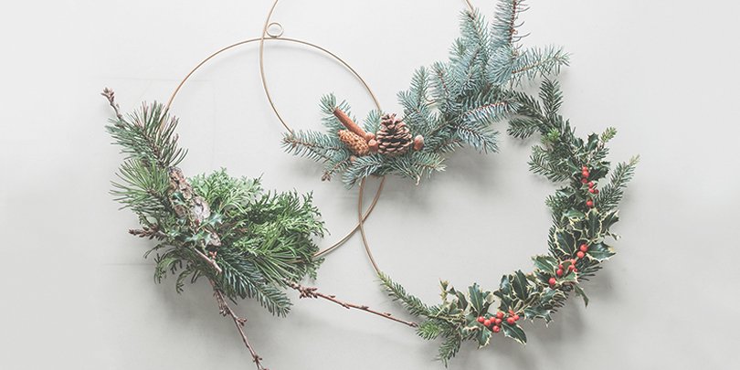 upgradesignblog's tweet photo. Ready for some Christmas wreath DIY challenge? Hop on our blog if you haven't made yours one yet and you're in for some DIY! https://t.co/EfqG8UiYoz https://t.co/0YtsyQ0rf7