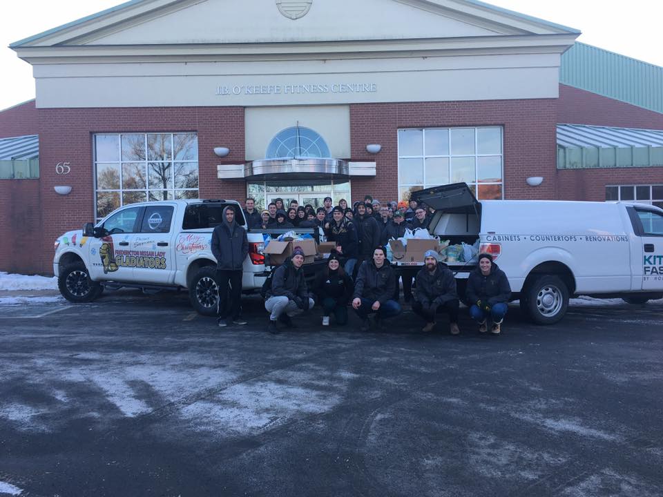 STU's Student-Athlete Council were able to pick up over 1600 items in Saturday's Food Bank Drive in #Fredericton!  Thanks to our partners Fredericton Nissan and @HomeFashionsGrp.

Thank you for taking time out of your exam preparation to help our community in need!

#STUProud