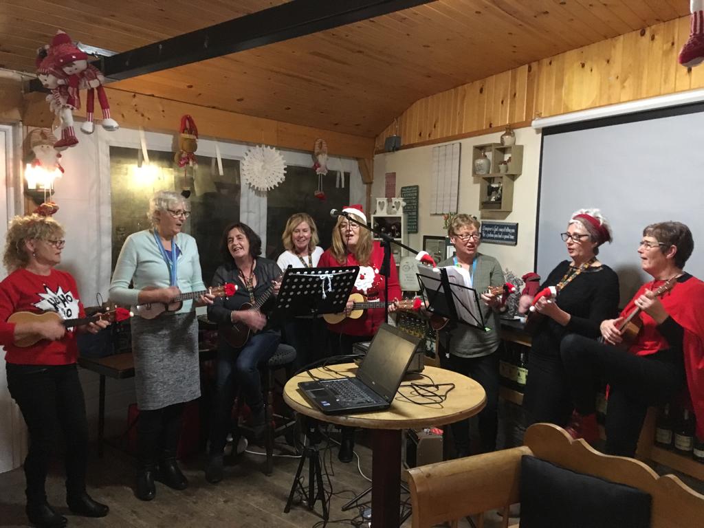 limgal's tweet photo. What a night ! Thanks SO much to Marion and Yvonne at #larkinsbar for hosting the 1st ever
#Neighborhooduke Christmas Party
Thanks #RubyUkes for organizing and to all the ukulele groups / players that turned up to celebrate/ sing /perform 🎶
#healthylimerick
#socialconnectivity https://t.co/l6C4cOtXkA