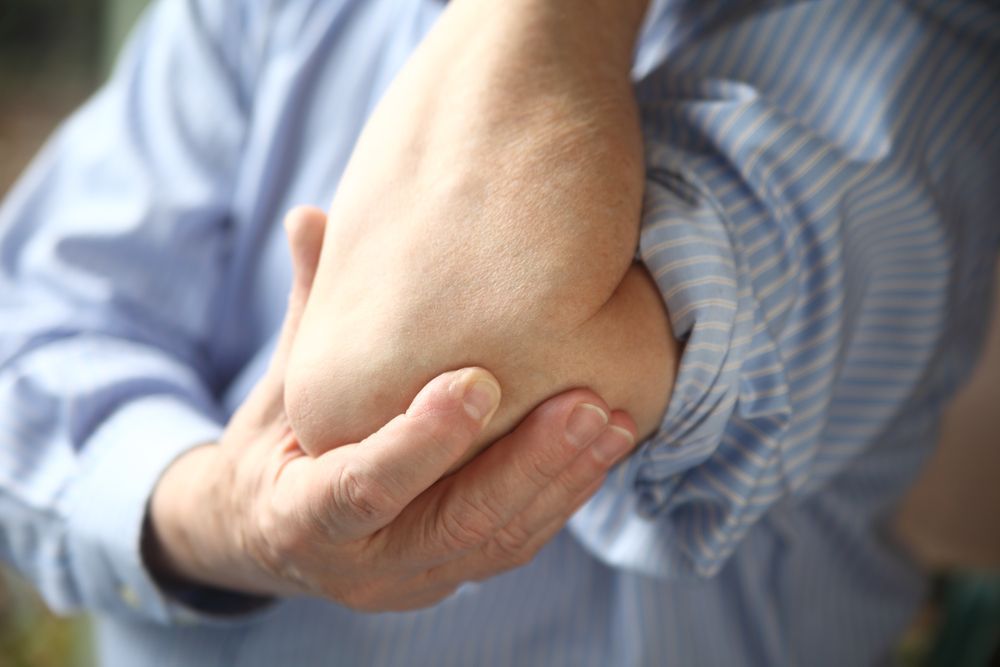 MissSportsMed's tweet photo. What is the best course of treatment for tennis elbow? Dr. Larry Field, MSMOC Shoulder and Elbow Specialist, examines the options in an editorial included in the December 2018 issue of Arthroscopy Journal >> https://t.co/Qfc9El3Rdz
#mastersofone #mssportsmedicine https://t.co/scnmc2gBo3