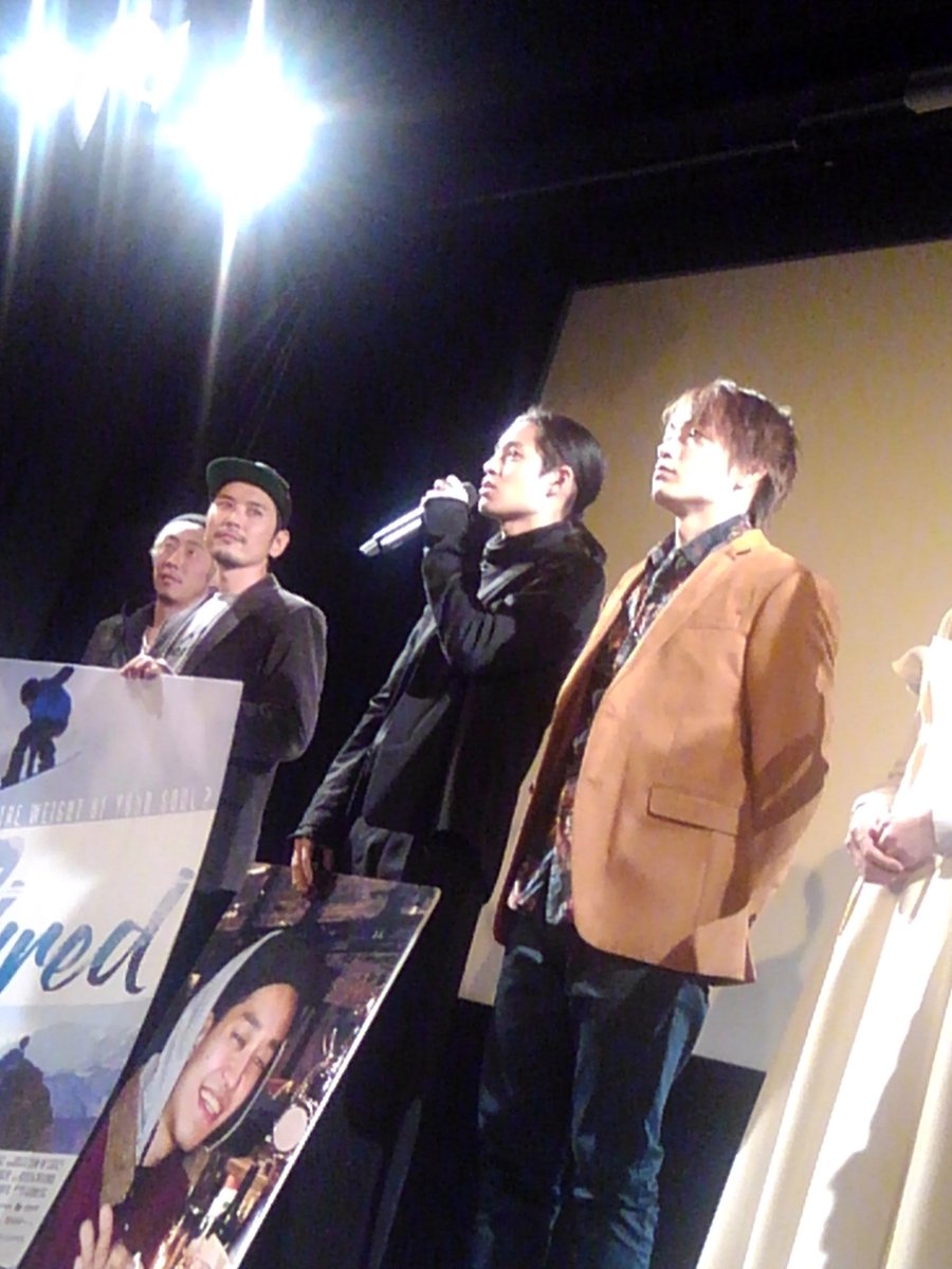 Dec7E's tweet photo. 渋谷のユーロライブで『Shred』というスノーボードカルチャーをテーマにした短編映画を観てきました。試写会、ご招待どうもありがとうございました。以前、エキストラで参加した作品☆映画のカッコ良さと共に自分の出演シーンにドキドキしました
#shredmovie #映画 #ユーロライブ https://t.co/iOpqSgyOmg
