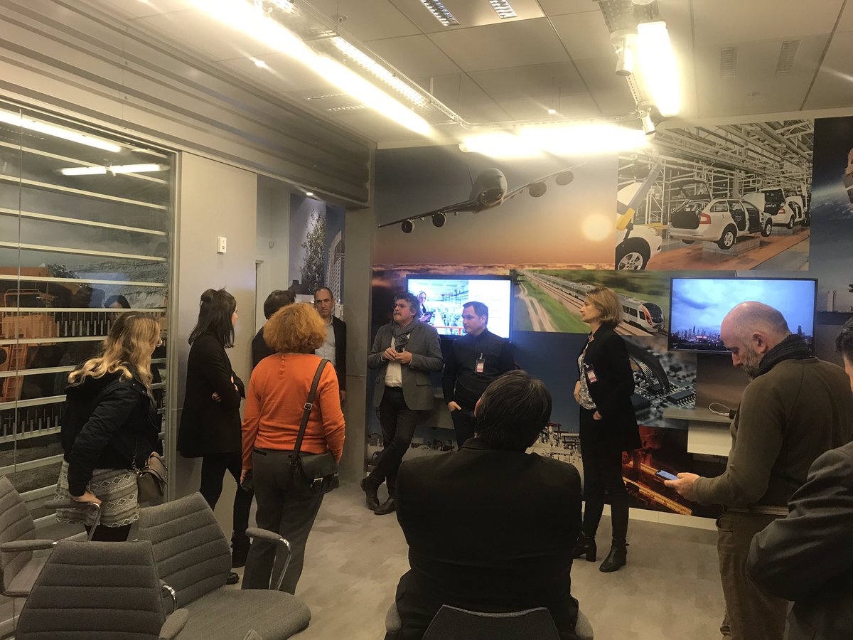 gmarchand78's tweet image. .@SG_InsideIT découvre l’expertise d’#IBM autour de l’innovation, l’IA et parcours client au centre de solutions métiers et industries #GISC à l’IBM Client Center Paris @IBM_France