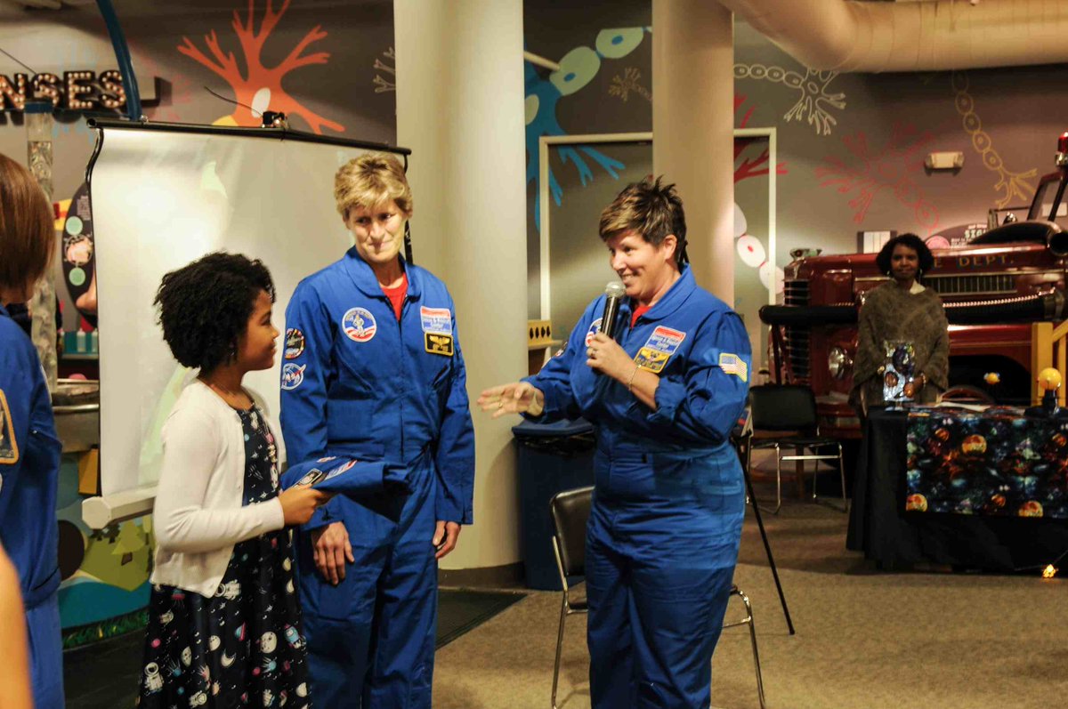 Talking1Planets's tweet photo. Making memories... More photos from the unforgettable "Talking Planets" event at Discovery Center in Murfreesboro. We'll make more memories this Saturday night (Dec. 15) at Shelby Bottoms Nature Center's "Winter Star Party." #TalkingPlanetsBook #JadaScott #book #space #nasa https://t.co/cm48Uxq3BD