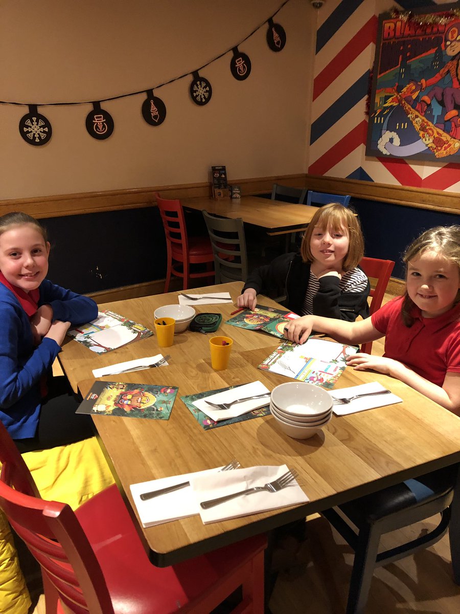 ympsbirkett's tweet photo. @YstradPrimary @Ympssmith Weβve arrived at Pizza Hut ready to refuel for the evening! #fillusup #pizzaparty https://t.co/XwJWHGsZRP