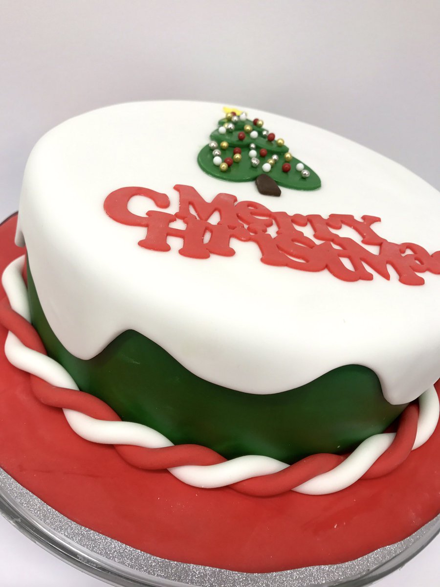 ElsaBakes's tweet image. Getting Christmas cake class ready here today @BakesElsa 🎅🎁 

Looking forward to teaching how to decorate this Christmas cakes this coming Thursday and Friday 🎄 

#Christmas2018 #christmascake #sugarcraft #teaching #cake