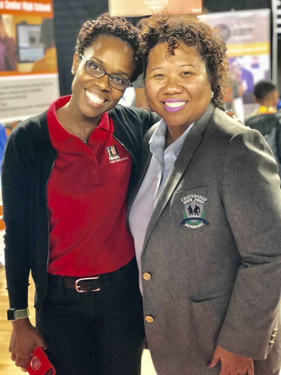 FriendshipPCS's tweet photo. #MondayMood #TeamWorkMakesTheDreamWork Photo: FPCS CAO @vielka_marcus and #FPCSTechPrep Principal @kun_ye Booth at #Edfest18 #BigTech https://t.co/qmu9NtUfKf