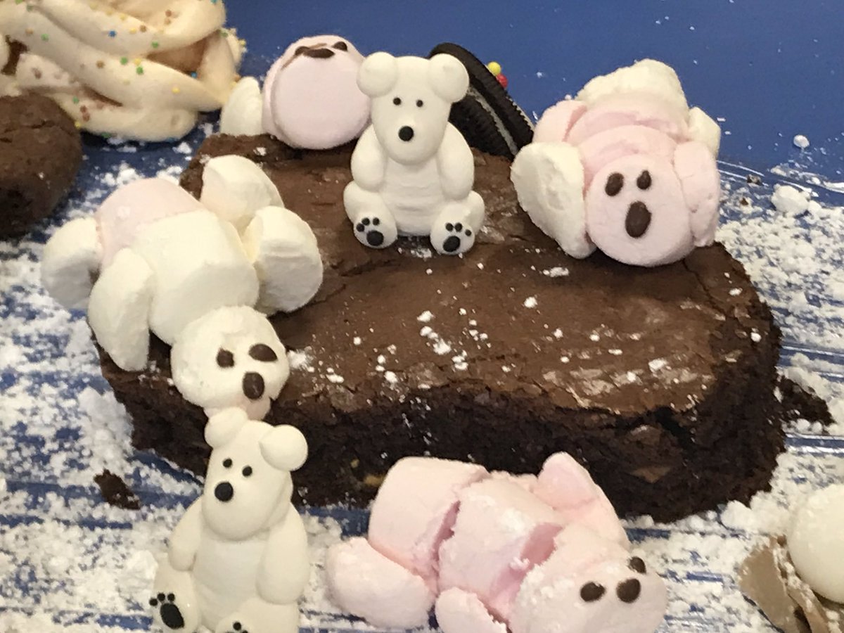BGS_LowerSch's tweet photo. Year 2 worked together to design and bake Lapland. Chocolate brownies, gingerbread houses, meringue Christmas trees, and snowmen were some of the delights. #starbakers #BGS_DT https://t.co/JBNyCex0rE