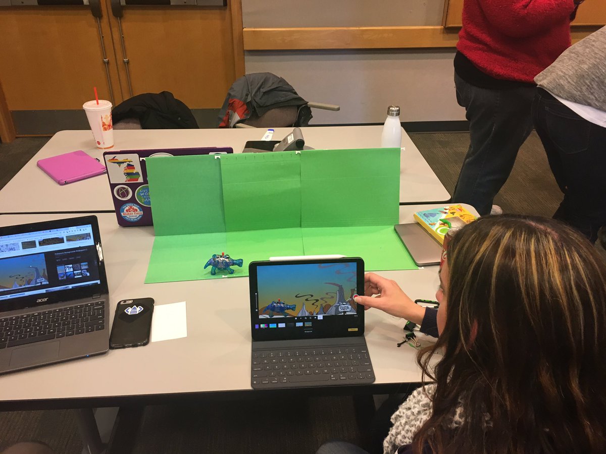 jlbowling's tweet photo. #cmaker ambassadors get creative as they personify the periodic elements. #maker #DigitalMedia https://t.co/l0xmLWGgpl