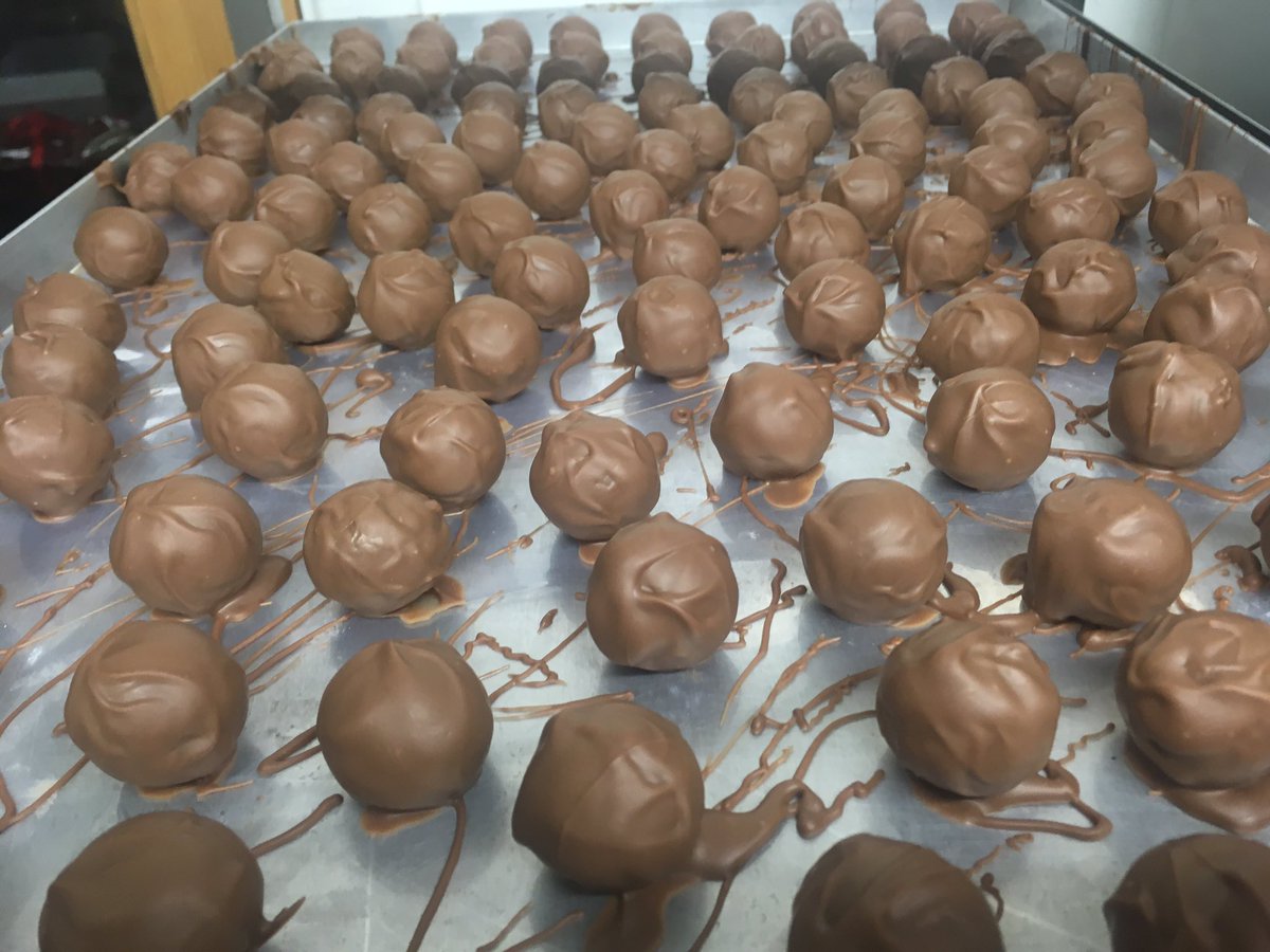 skycladvodka's tweet photo. #chocolate @garstang with #greattaste caramel vodka truffles Monday night and Tuesday night https://t.co/tIO9U4AMsH