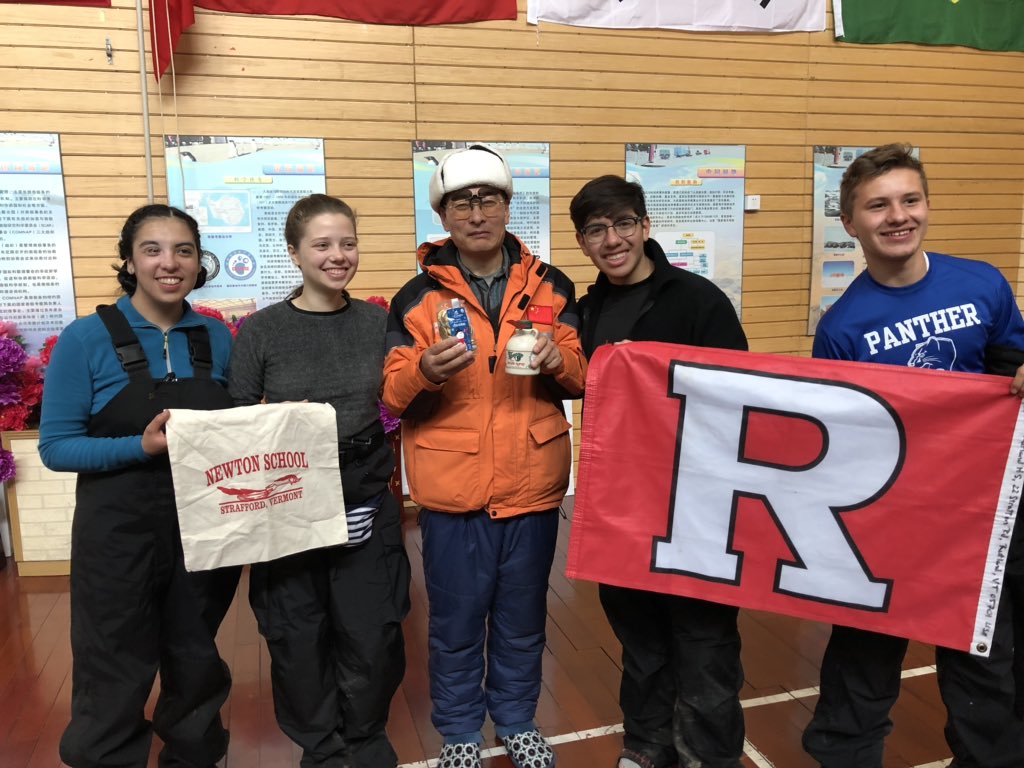 Two Vermont schools (@rutlandflag & Strafford) & US @EAE_JASE team represented at China’s Great Wall Station. We shared maple syrup and learned about China’s Antarctic history.