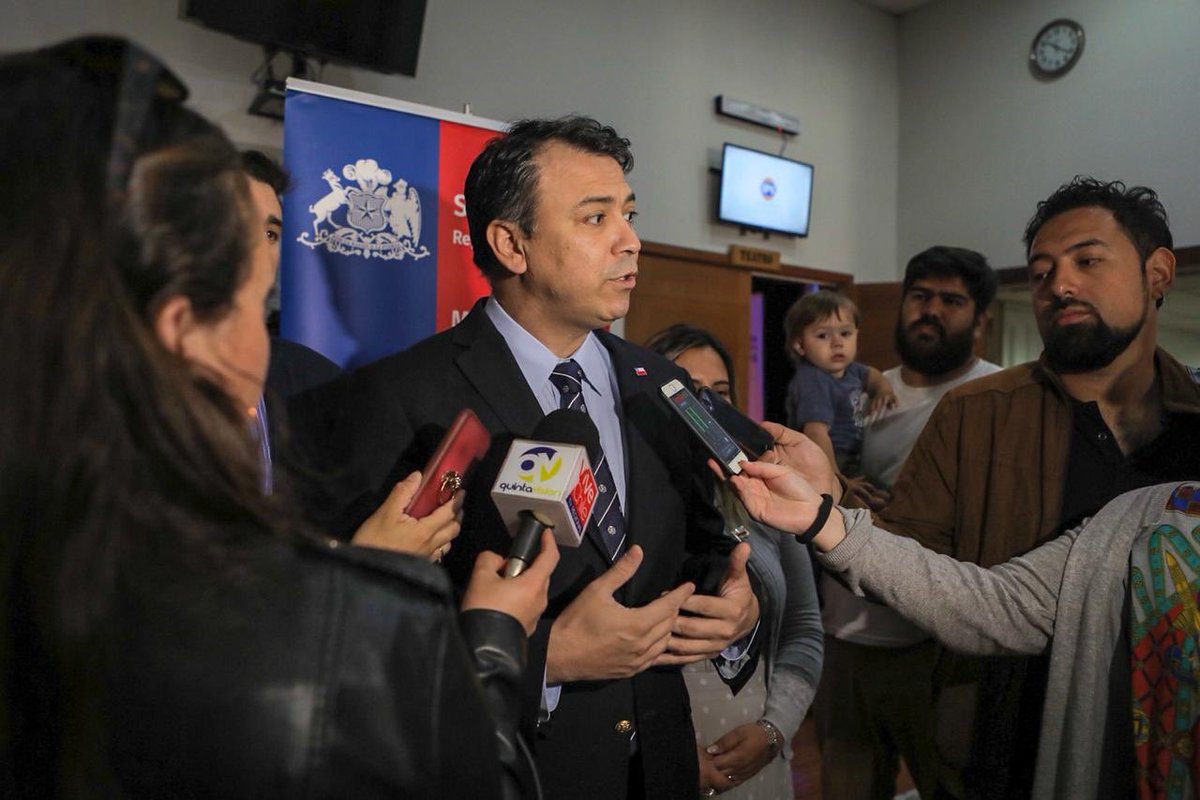 ehantelmann's tweet photo. ⚡️Con nuestra @seremigobiernoV entregando los recursos del Fondo de Fortalecimiento 2018 a los ganadores de la Provincia de Valparaíso, quienes realizan una labor diaria y desinteresada por sus comunidades y que hoy como Ministerio buscamos potenciar. #ChileLoHacemosTodos🇨🇱. https://t.co/BBqKs5iPM6