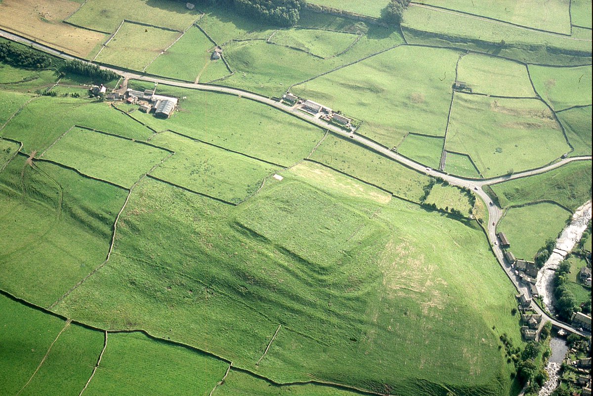 dalesarch's tweet image. The last few days have been spent exploring #Roman Bainbridge. Find out about the crushed but almost complete Black Burnished Ware Jar on Day 10! blog.yorkshiredales.org.uk/we-dig-communi… #AdventCalendar #WeDigCommunity #archaeology #Christmas #YorkshireDales