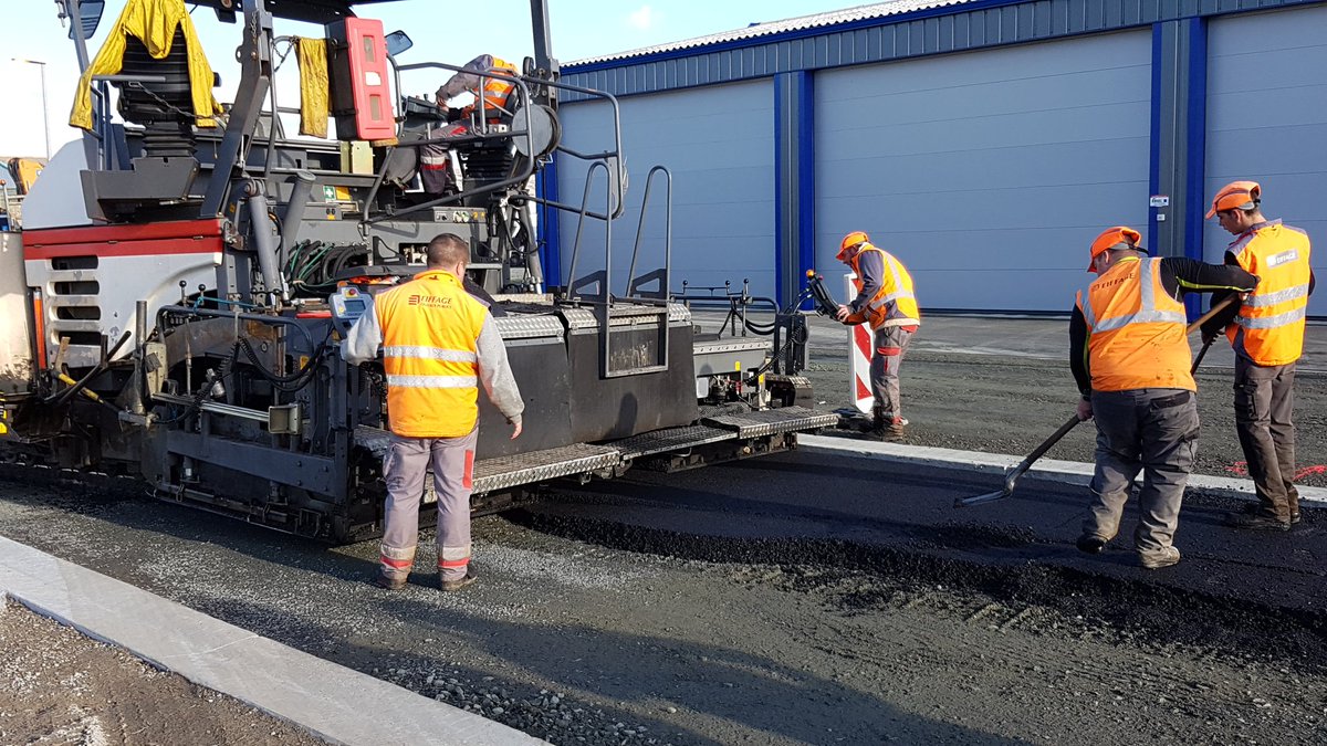 a_leboeuf's tweet photo. Le @DepVendee termine actuellement les travaux de la 1ère tranche de la déviation de #Triaize dans le Sud Vendée. Ça va permettre de fluidifier le trafic, de transférer l'ensemble du trafic des poids lourds, des campings cars et des caravanes venant de Luçon @acharpentier85 https://t.co/KoPGAnxL6t