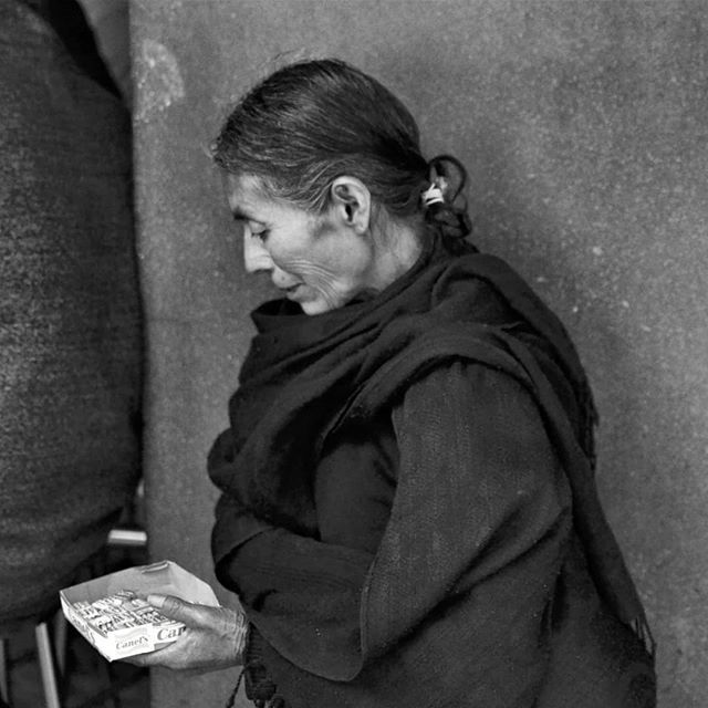 chewing gums.
•
•
•
#mexico
#CDMX
#mexicocity
#df
#ciudaddemexico#photography #bw #blackandwhite #bwphotography #streetphotography #streetphoto_bw #streetphotographers #woman #portraitphotography ift.tt/2C2FvNt