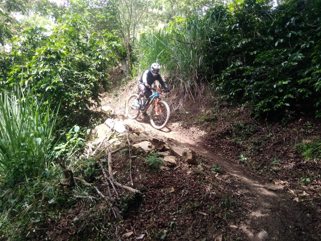 andrespawer's tweet photo. Gran evento buenas pistas y los mejores lugares para hacer #Enduro buena #baiikstore y #baiikgreen #buesaco km29 🏕 🚴🤙🏽#laultimadelaño #EnduroMTB  #campeonatodeptaldeenduro #enduronarino #trt #trylogyracingteam #Trylogy @BaiikStore @TrylogyEventos @geremyen https://t.co/c8bGDZVVcB