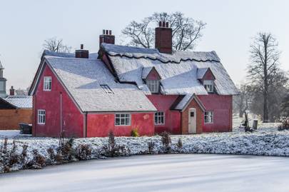 WildernessResUK's tweet photo. Lovely little mention in @Tatler for our infamous pink Farmhouse. Why all holidays don't come 'complete with a flock of sheep' is beyond us... 🐑 Have a look >> https://t.co/KXDam7X7Nx https://t.co/b1VyhBAjaT