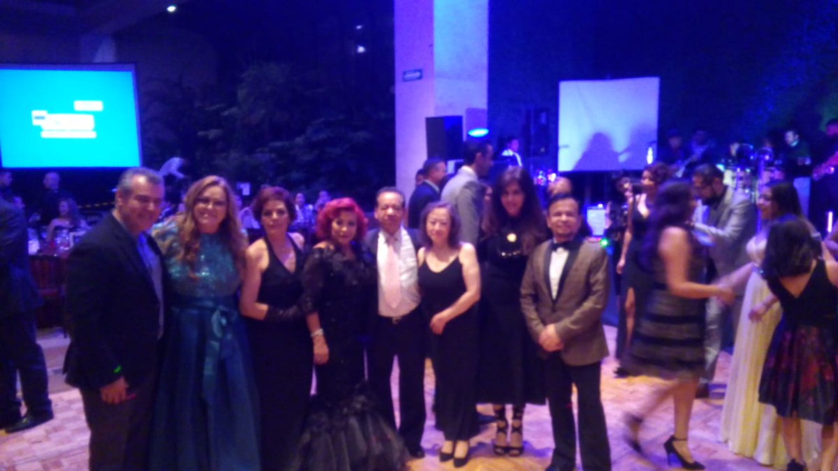 ANSeRiap's tweet photo. Agradecemos a la #COMIEF por apoyarnos un año más en la cena "Honor a quien honor merece". Gracias a @nadiamusica por sumarse a la causa y darle una esperanza a los niños con cáncer y su familia. https://t.co/j2XNxnBaMz