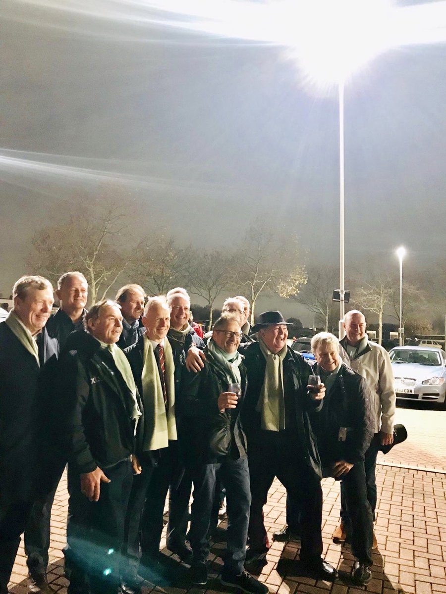 dick_tyler's tweet image. ⁦@CURUFC⁩ team of 1978 ⁦@VarsityMatch⁩ still have that winning feeling, 40 years on. #25-7 #GDBO