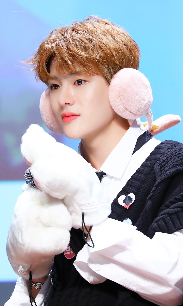 StarryLight_824's tweet photo. 181209 누리꿈스퀘어

최고야ㅠ

#최보민 #보민 #골든차일드 #Golden_Child https://t.co/ViIMq7oH3y