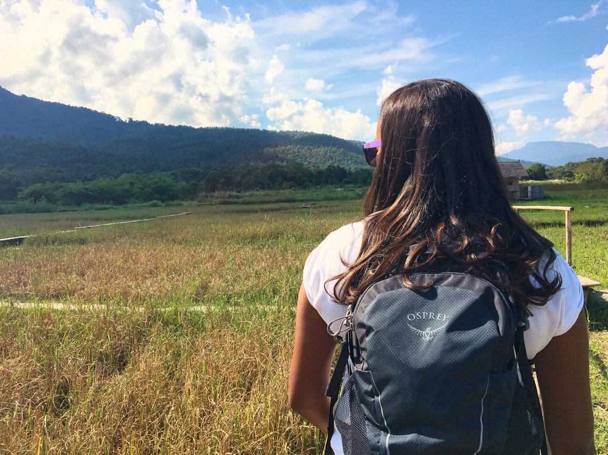 SafiaD's tweet photo. Looking for tips on how to pack like a boss? Trying to optimize your backpack? I've got you covered : 10 Pack Accessories That Will Change the Way You Travel https://t.co/DzolTgvin9 💁‍♀️ @NomadJunkies @ospreypacks #traveltips https://t.co/rdN2c7l1D2