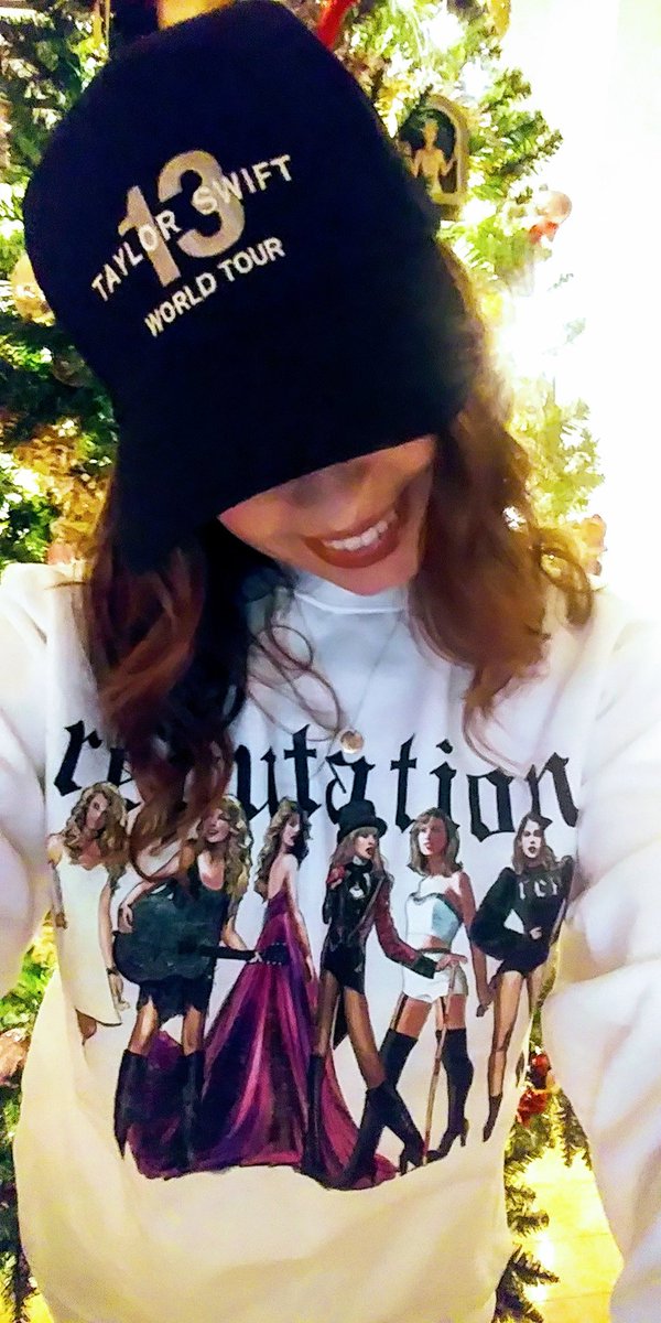 Nothing will compare to this pullover 💖 @whitecrewneck @taylorswift13 @taylornation13