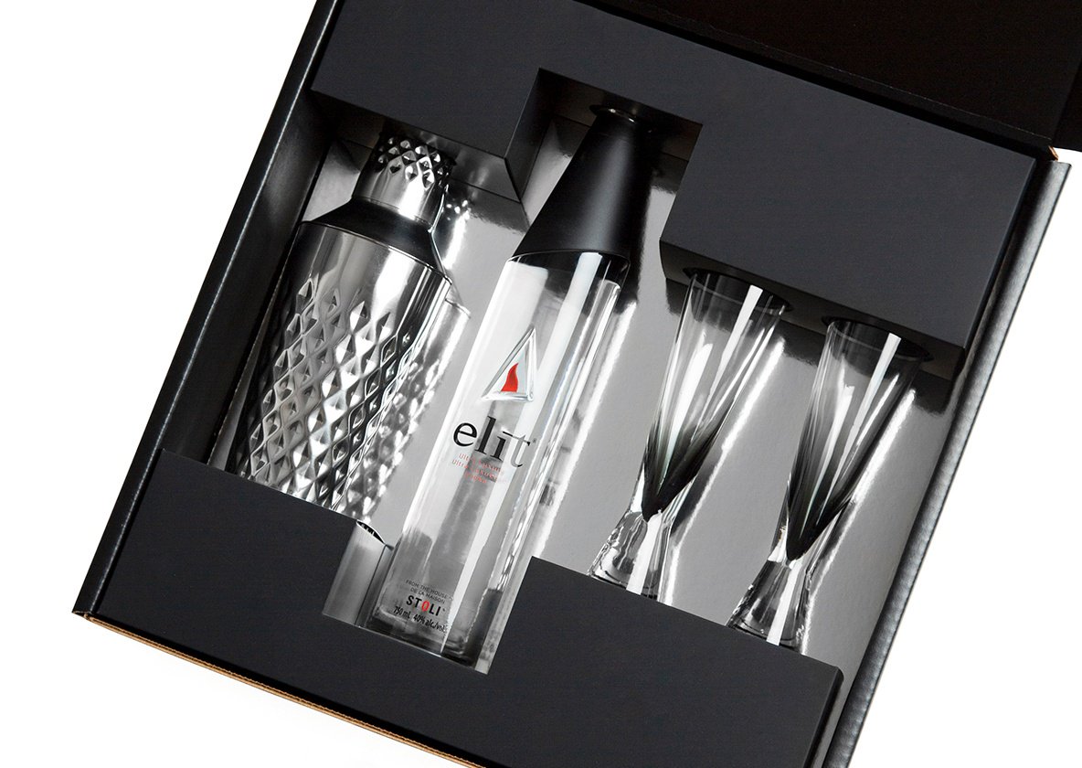 Not sure what to give the person who has everything? How about the taste of refinement in the ultimate elit holiday gift box from <a href="/Giftagram/">Giftagram</a>:
 
• elit® Vodka 750 mL
 
• 2 Tom Dixon Champagne Flutes 
 
• Viski Stainless Steel Cocktail Shaker 
tinyurl.com/elit-holiday-c…