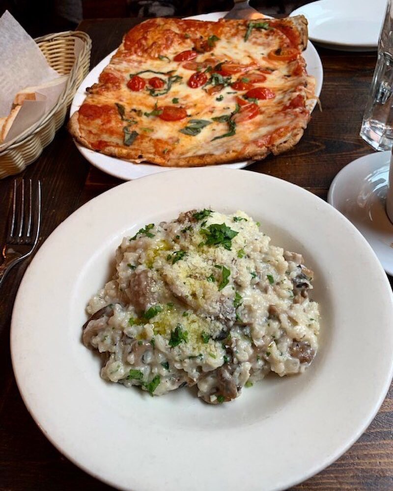 _michelelogan's tweet photo. Fabulous meal at @SenzaGlutenNY! Indulged in pizza and risotto followed by light and airy tiramisu and meringues that melt in the mouth! Best part? Everything was #glutenfree! #GFliving #NYCeats https://t.co/A88Dhqm2P5