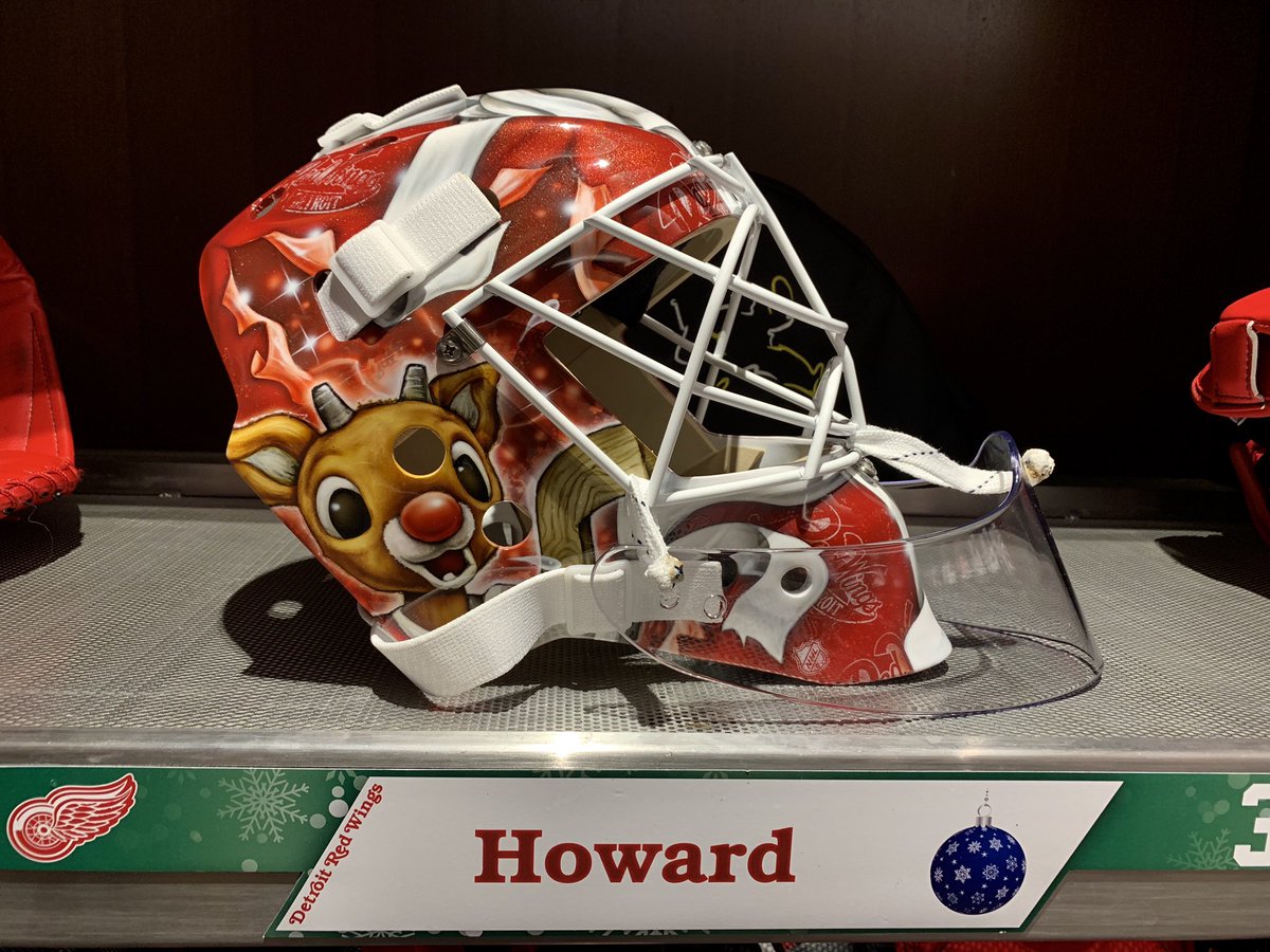 Howie’s holiday mask. 🎄🎁🏒  🎨: @BishopDesigns https://t.co/V3zM5x9Sol