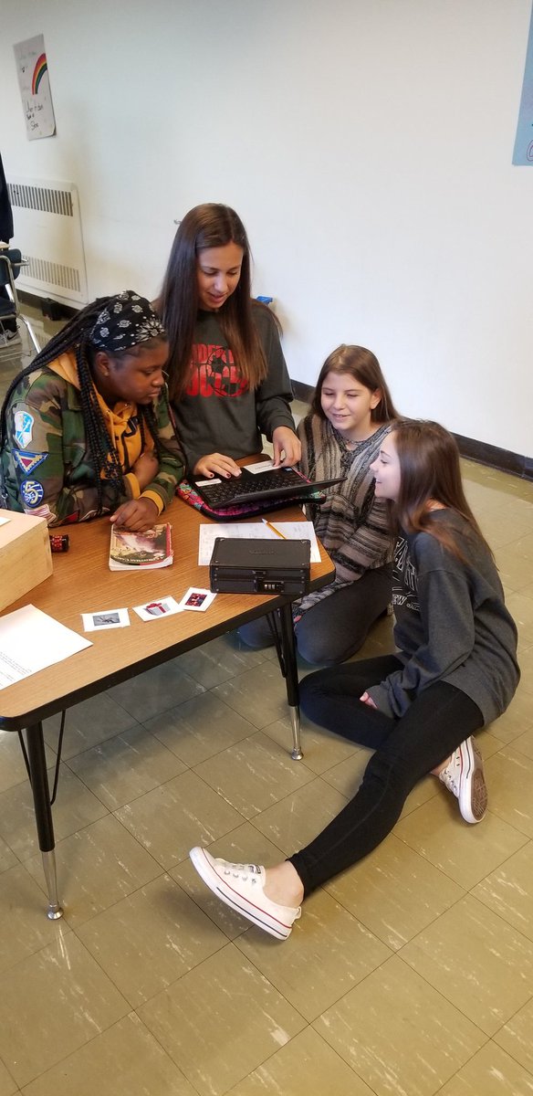 JenniferBano3's tweet image. 7th grade Venetian students testing problem solving skills today while culminating their study of A Cristmas Carol with breakout boxes! @SASD_IV #sasdnext