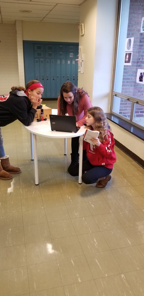 JenniferBano3's tweet image. 7th grade Venetian students testing problem solving skills today while culminating their study of A Cristmas Carol with breakout boxes! @SASD_IV #sasdnext