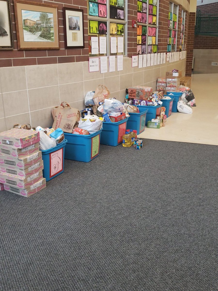 DilworthSLC's tweet photo. It's so great to be part of such a generous community. Thank you Dragons for your kindness and support of the Highland High food pantry. https://t.co/8KL92wrmQG