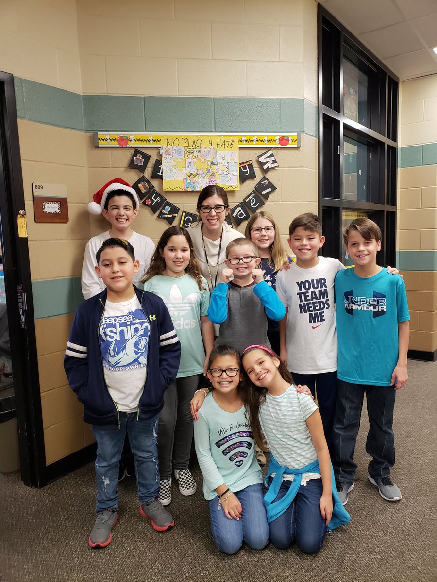 In our Winter Wonderland as snowmen and snowwomen! #leopardspotting <a href="/HumbleISD_LSE/">Lakeshore Elementary</a>